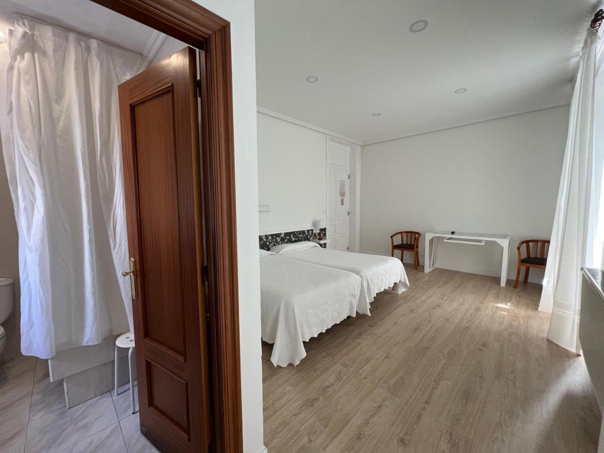 Hotel Ramona Ларедо Екстериор снимка
