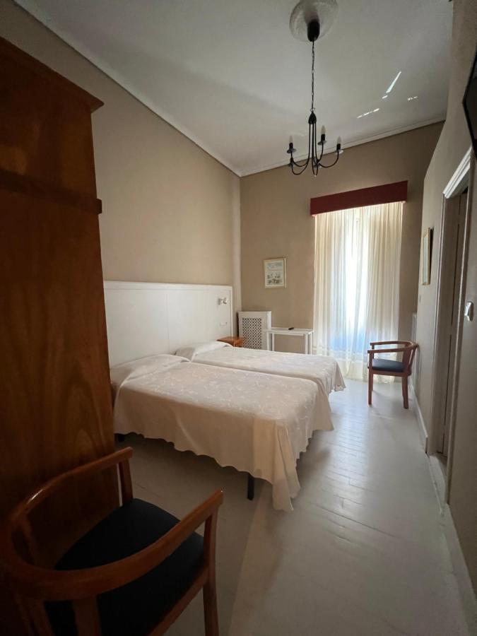 Hotel Ramona Ларедо Екстериор снимка